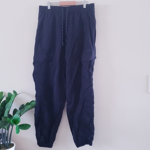 Lululemon Lightweight Cargo Mid-Rise Hiking Pant - Black 10 - Picture 6 of 12